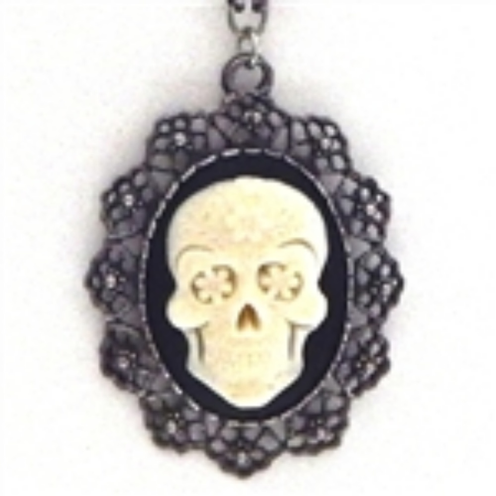 GASOLINE GLAMOUR SUGAR SKULL CAMEO PENDANT